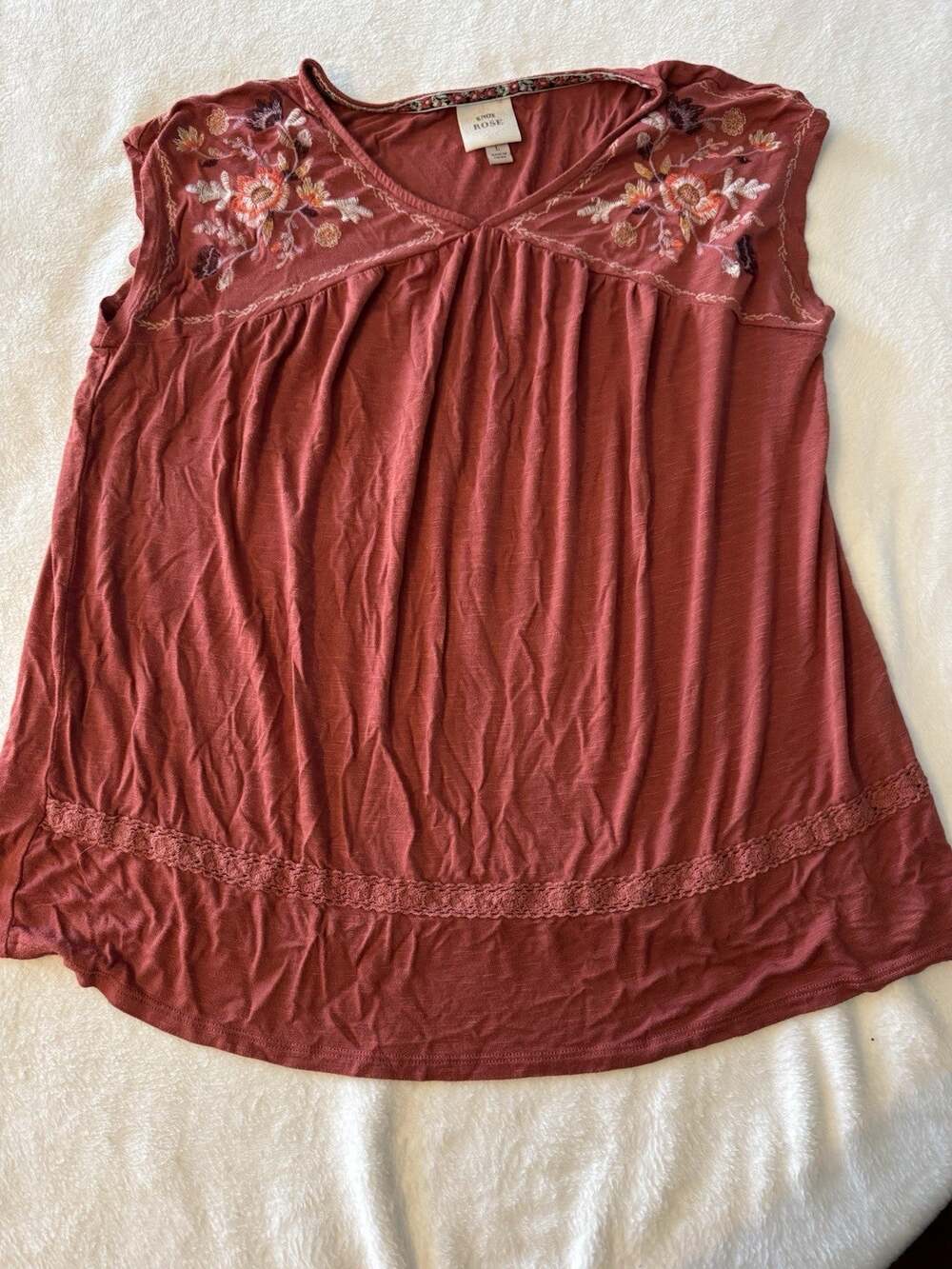 Knox Rose -Embroidered V-Neck Sleeveless Blouse. Size L